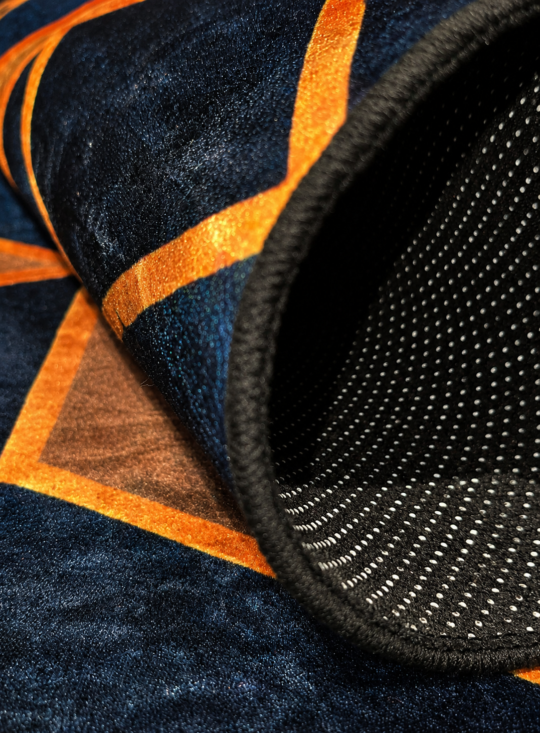 Glorious Modern Rug D17