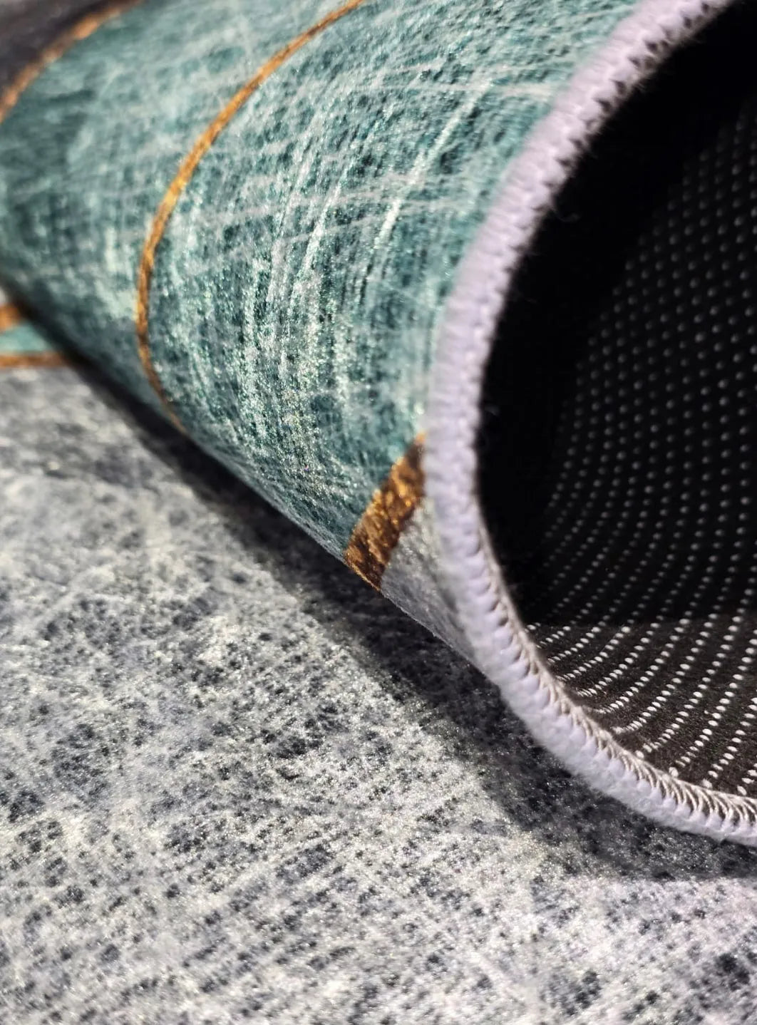 Glorious Modern Rug D1