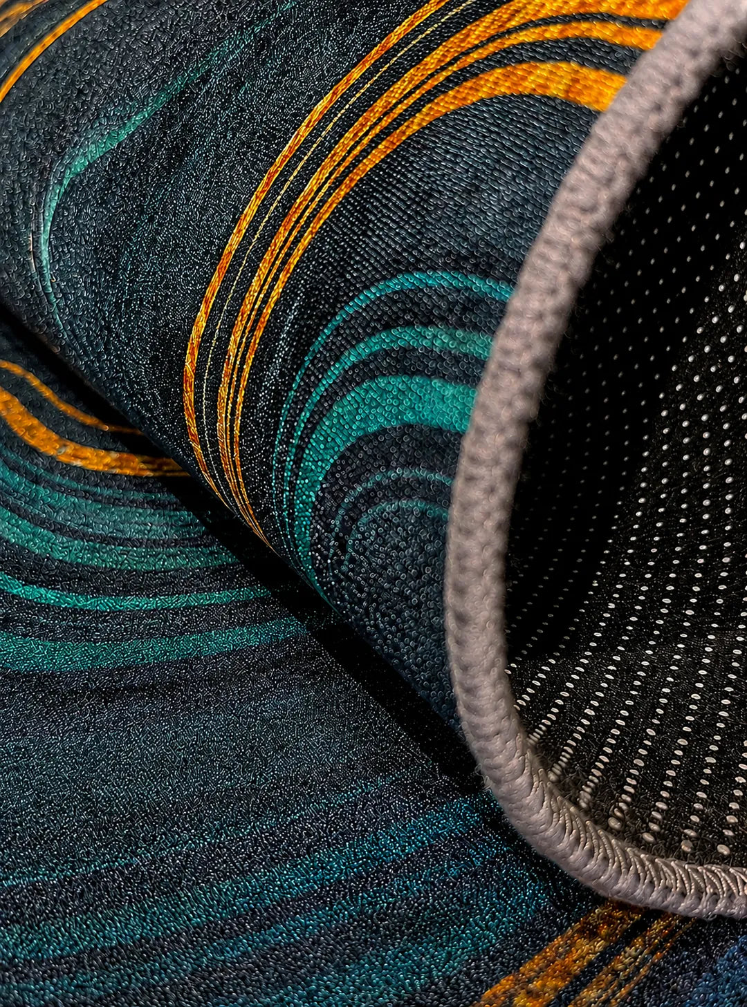 Glorious Modern Rug D20