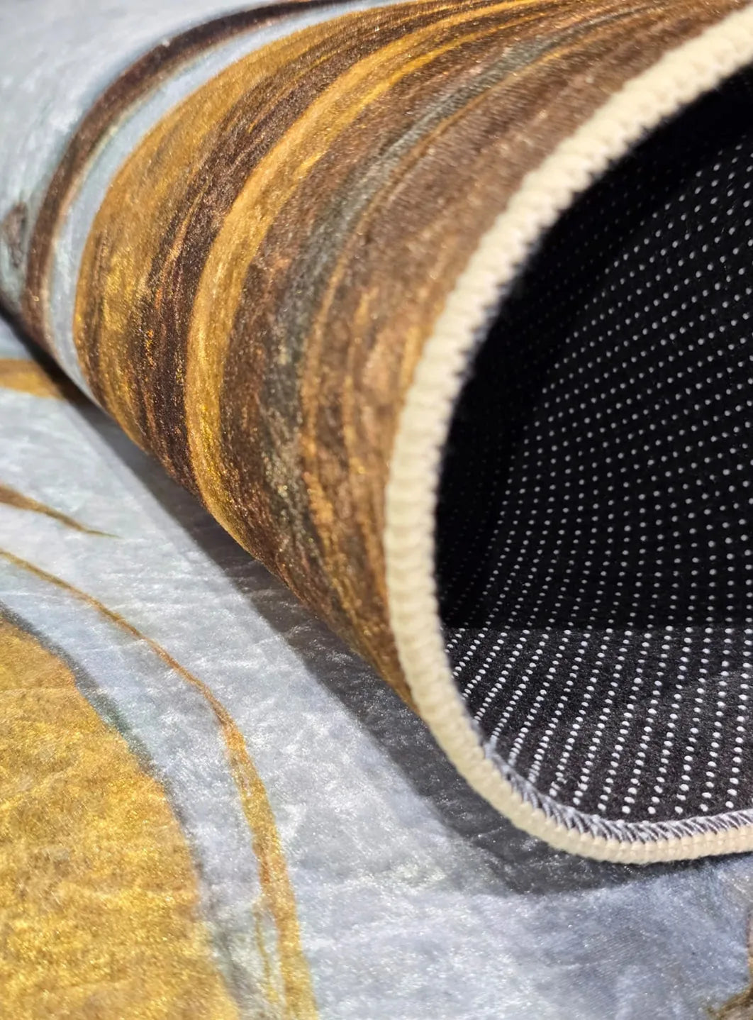 Glorious Modern Rug D15