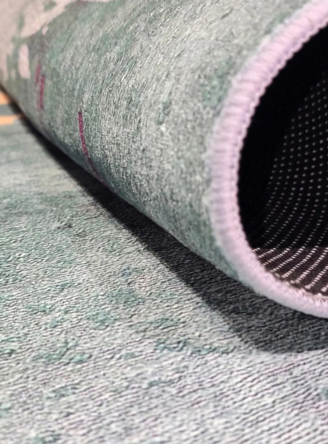 Explore Modern Rug D10