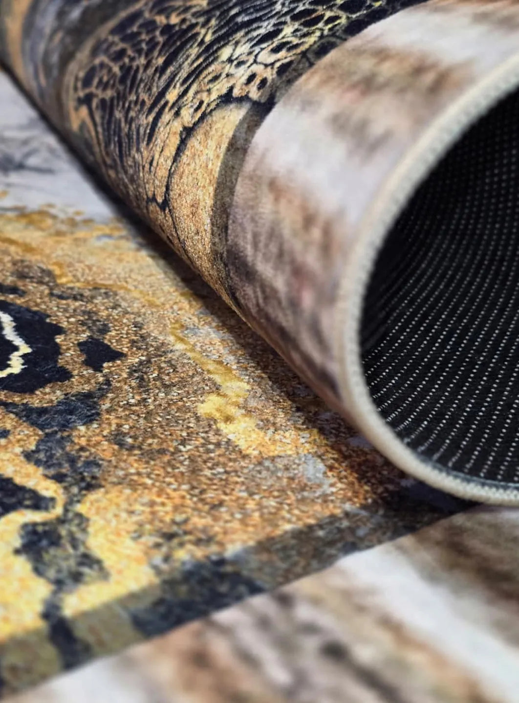 Explore Modern Rug D16