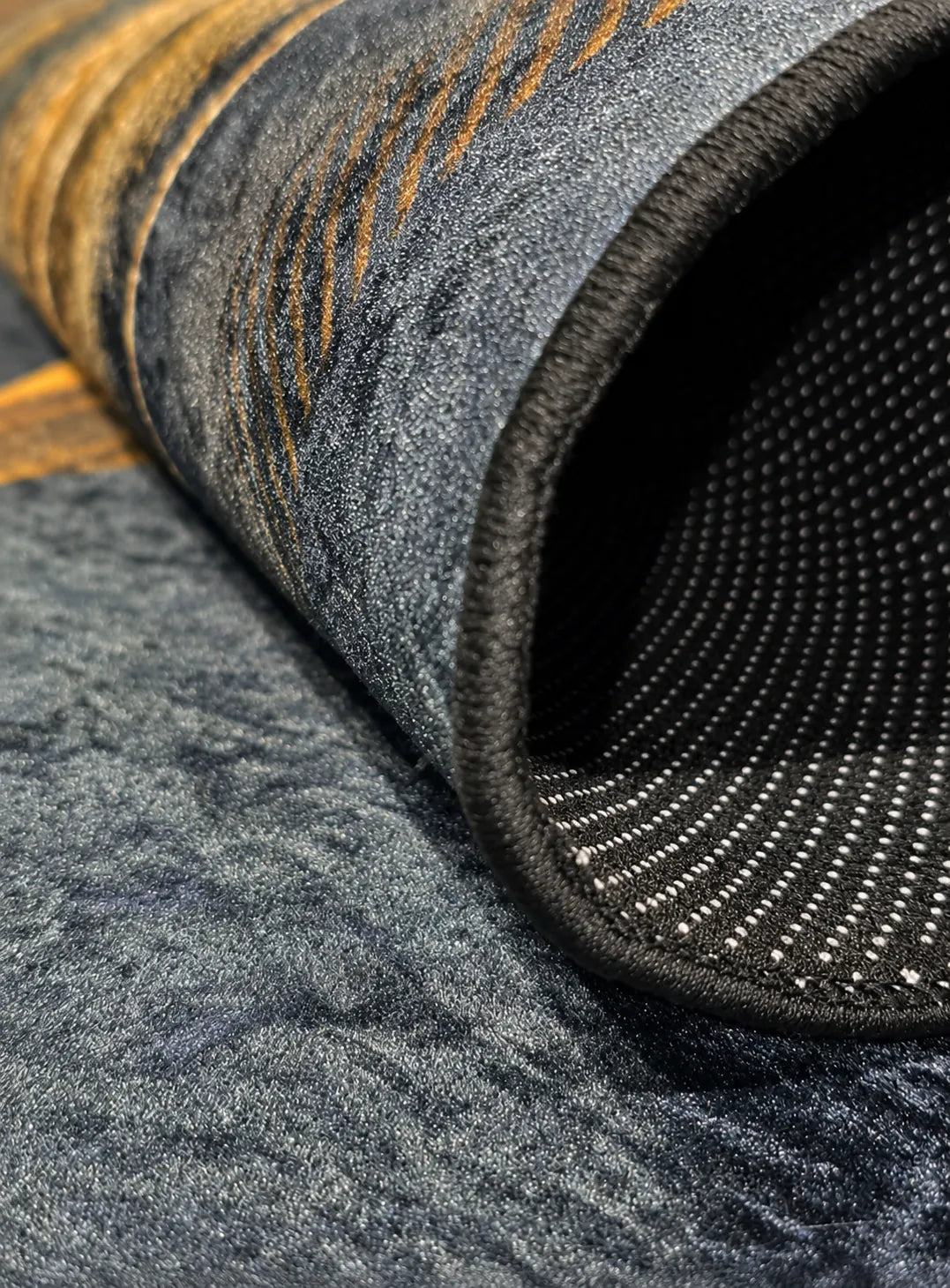 Glorious Modern Rug D10