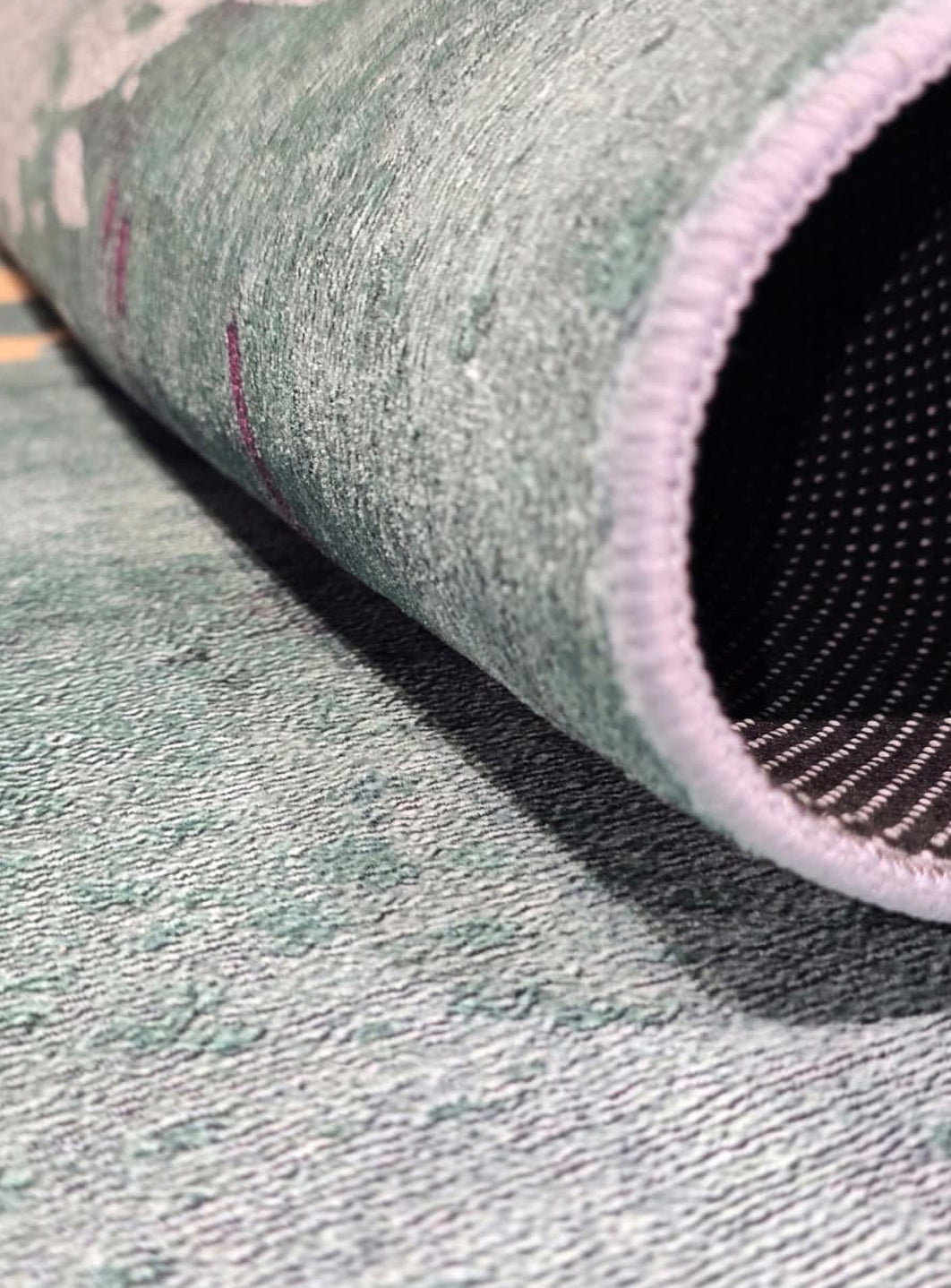 Explore Modern Rug D10