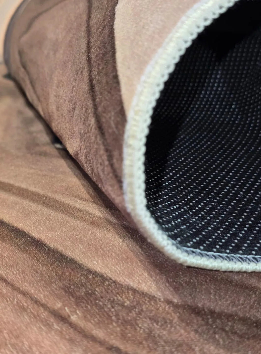 Explore Modern Rug D13