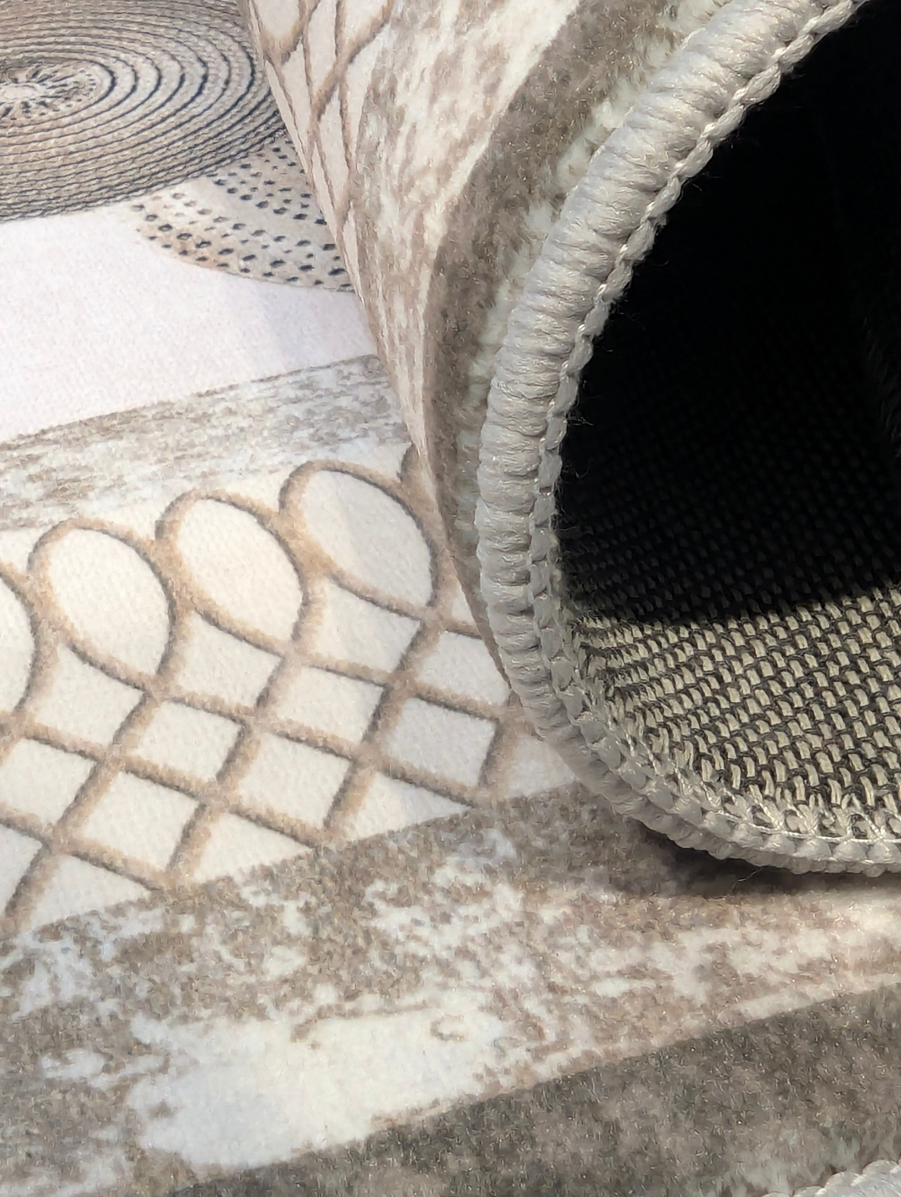 Aston Modern Rug D18